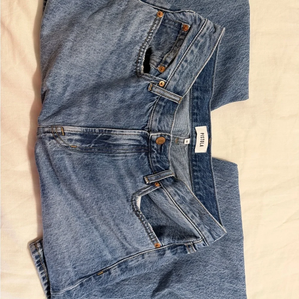 Lexi in Metropolis - Picture 3 of 5